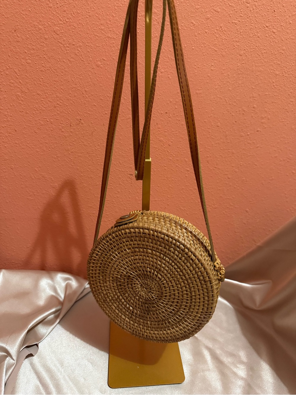 Round Woven Crossbody Bag in Brown - Casual Straw Shoulder Bag